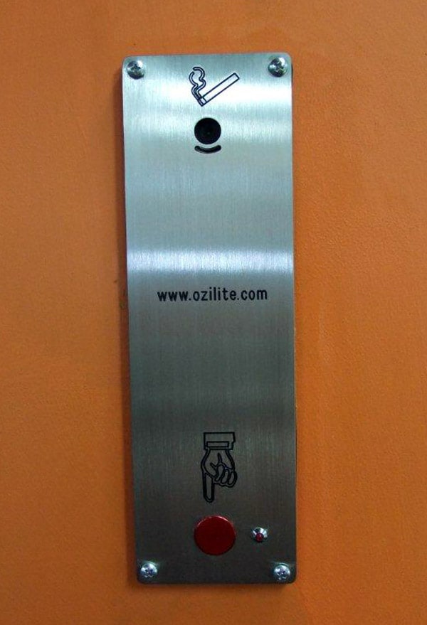 Ozilite Automatic Cigarette Lighter, Vertical Pole Mount Unit With Timer